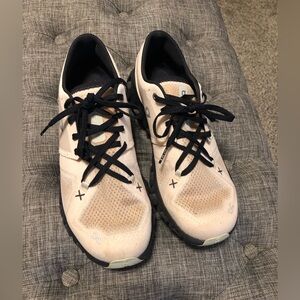 On Cloud x women’s sneaker size 9